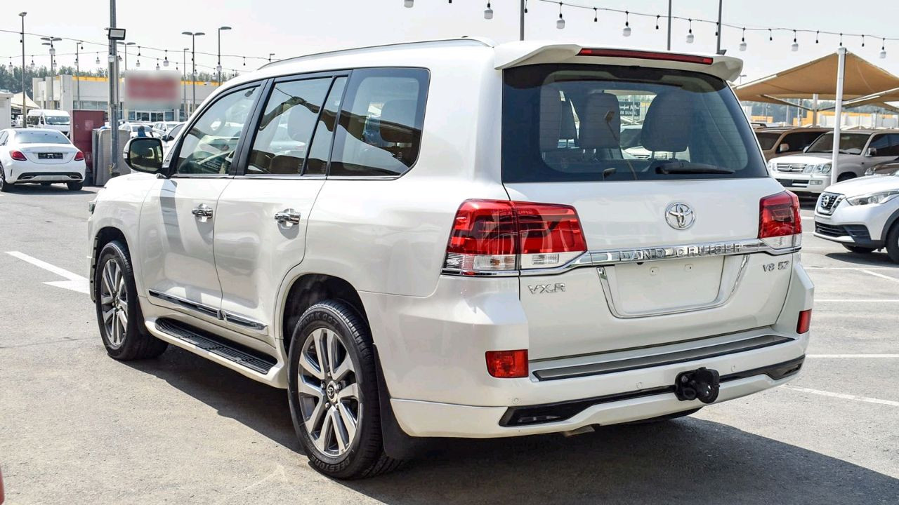 Toyota Land Cruiser - Image 5