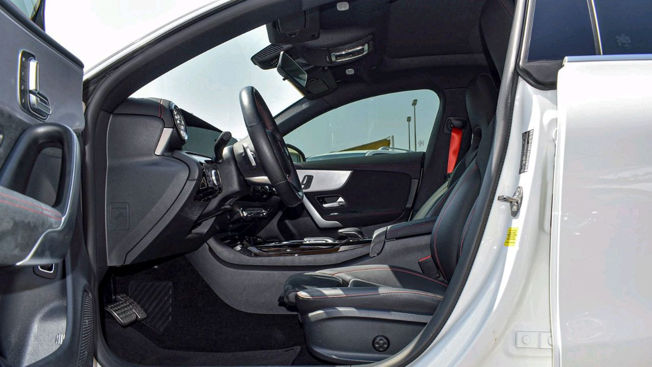 Mercedes Benz CLA - Image 11