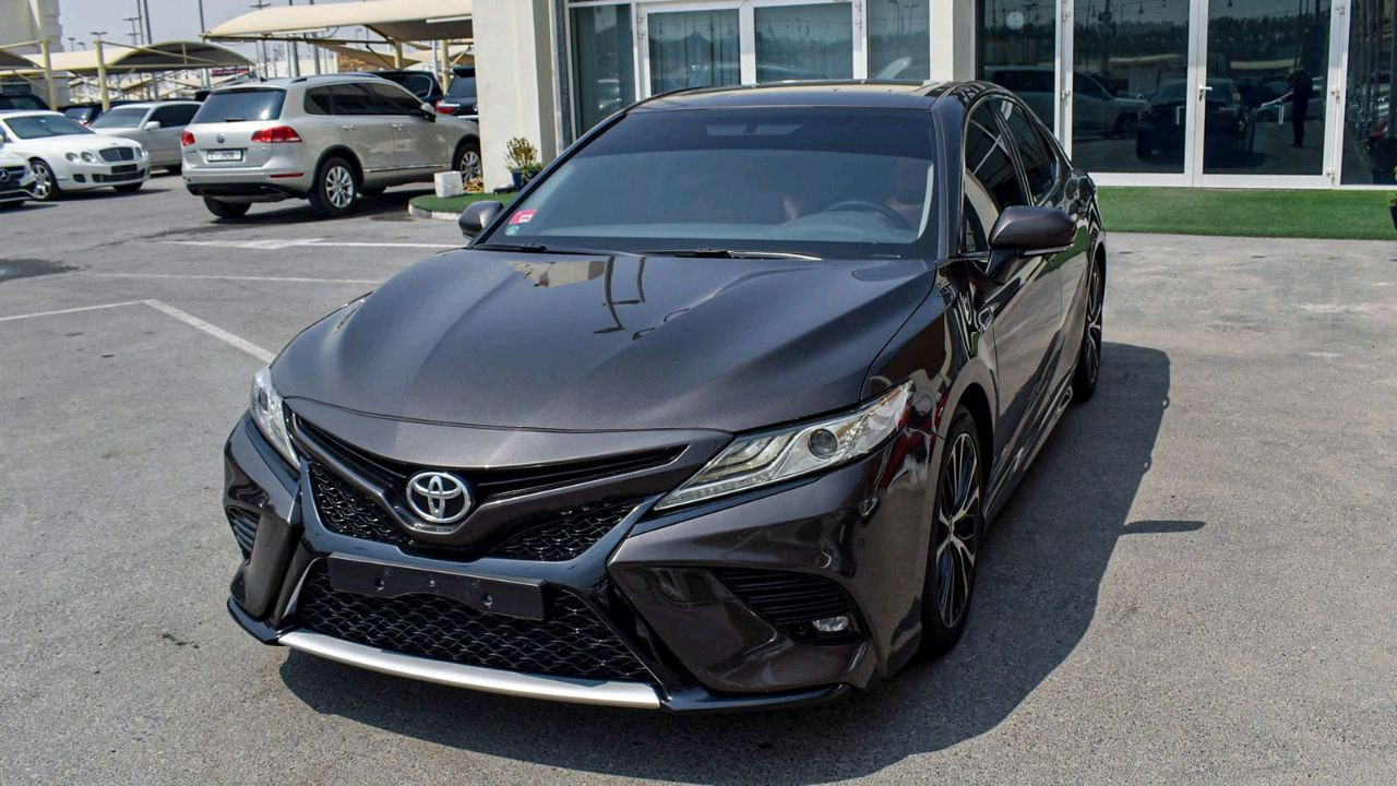 Toyota Camry - Image 5