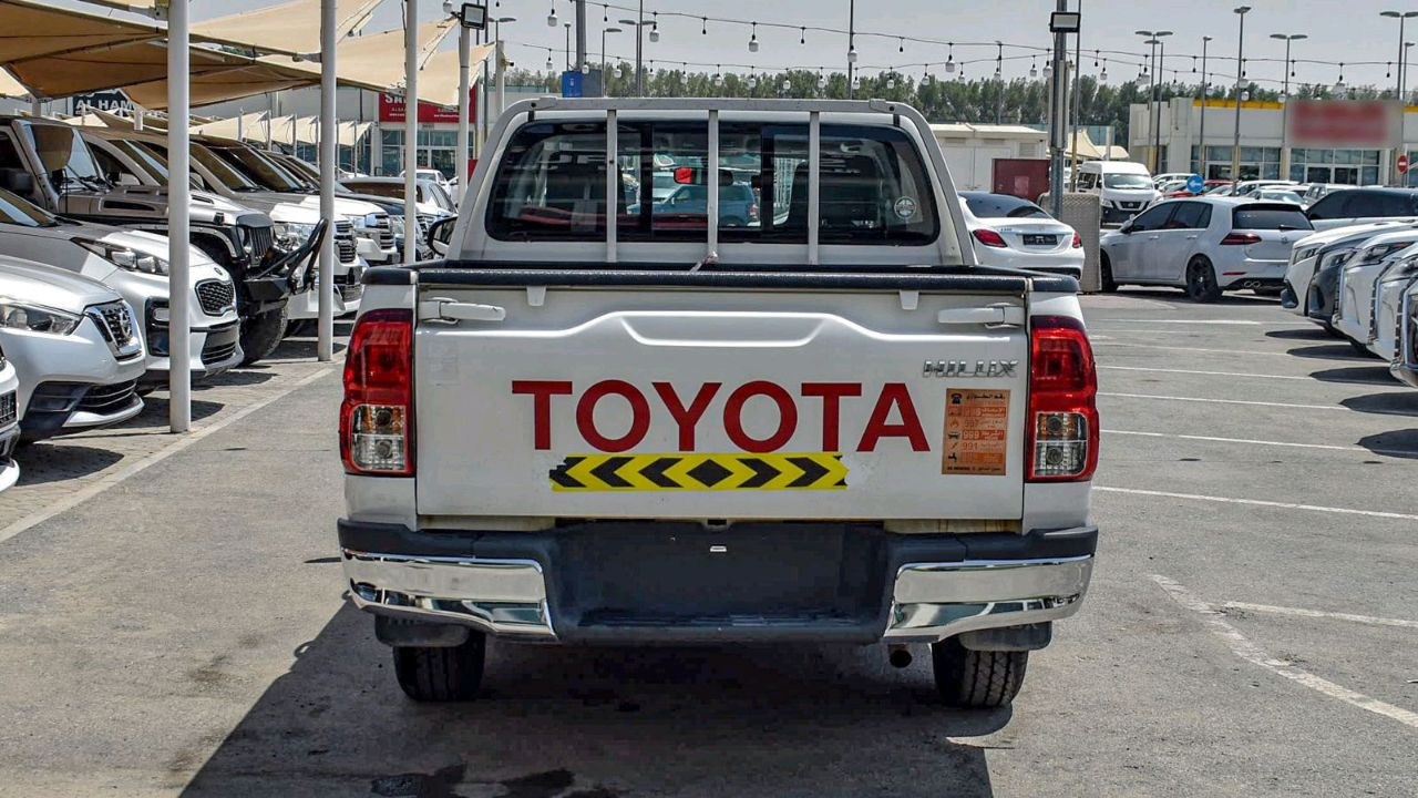 Toyota Hilux - Image 7