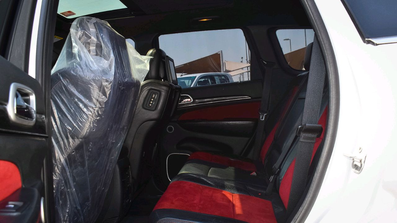 Jeep Cherokee - Image 11