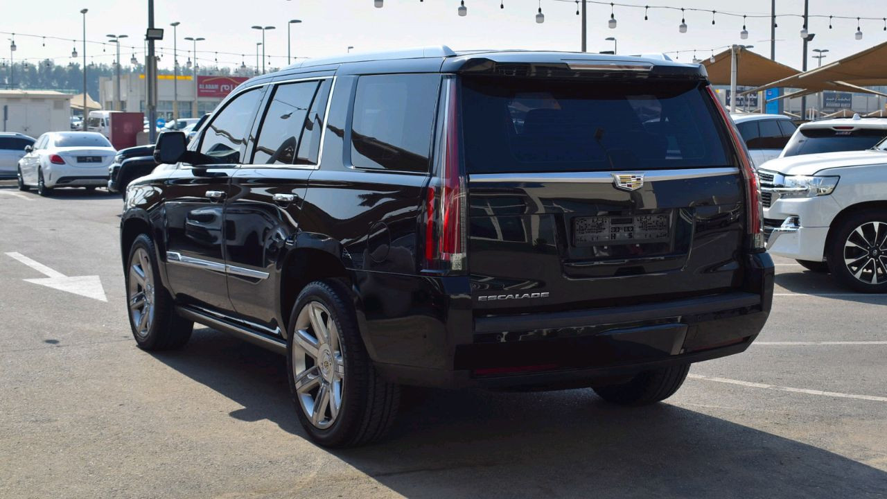 Cadillac Escalade - Image 4