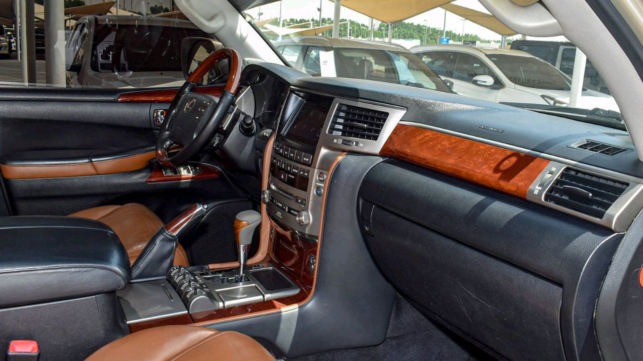 Lexus LX-Series - Image 12