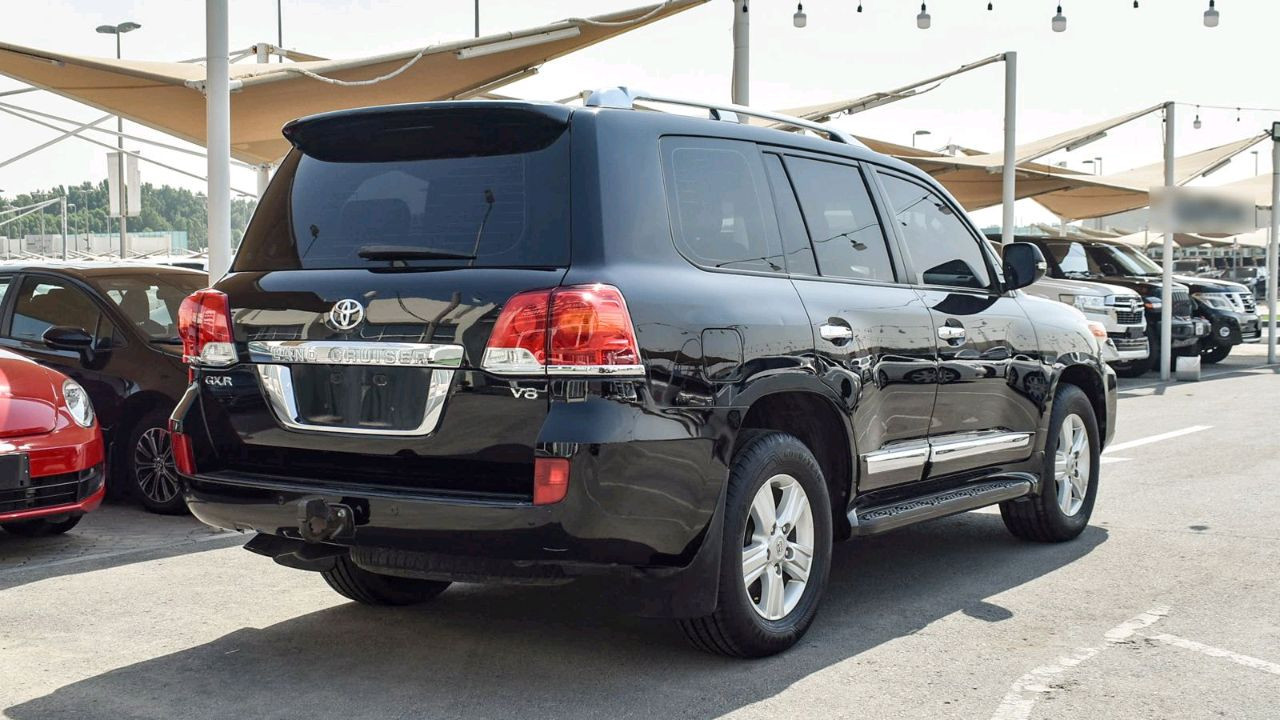 Toyota Land Cruiser - Image 6