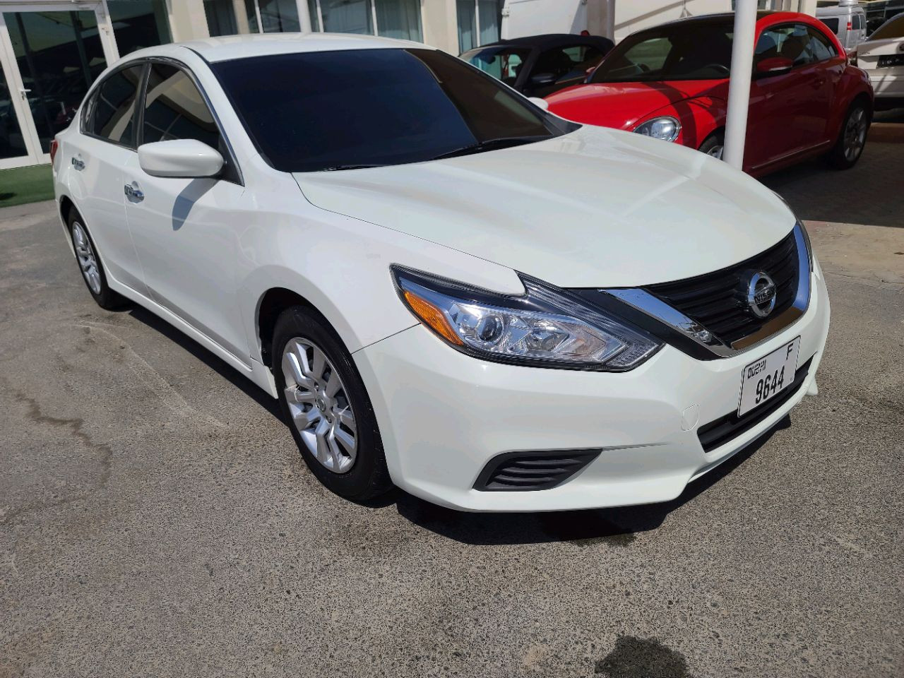 Nissan Altima - Image 10