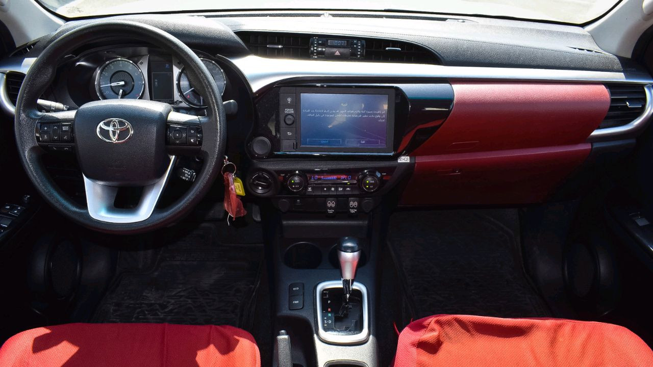 Toyota Hilux - Image 9