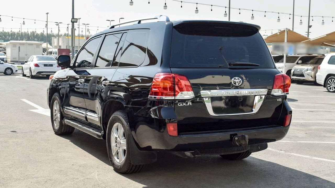 Toyota Land Cruiser - Image 15