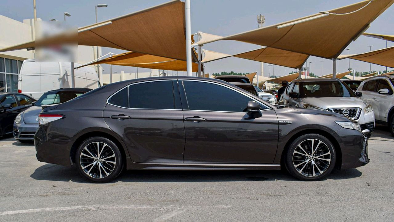 Toyota Camry - Image 6