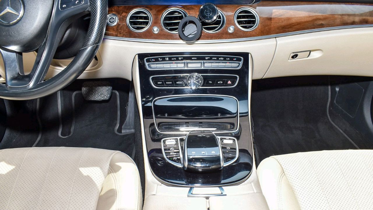 Mercedes Benz E-Class - Image 9