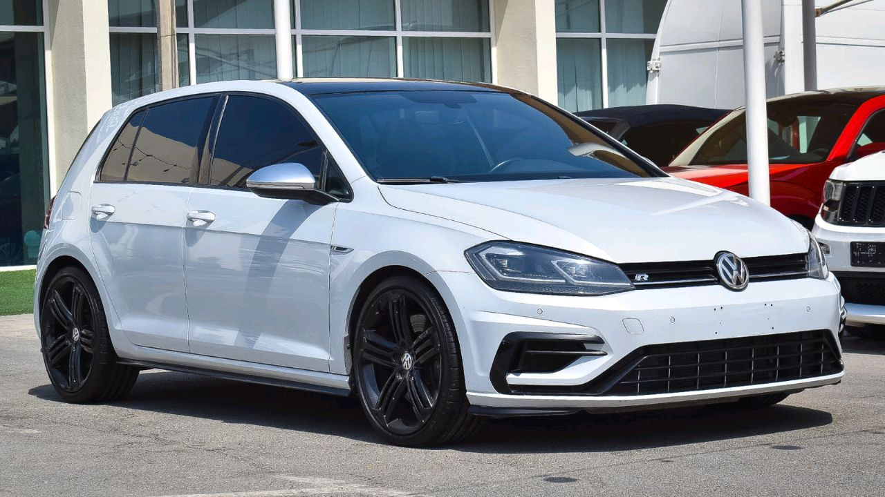 Volkswagen Golf R - Image 10