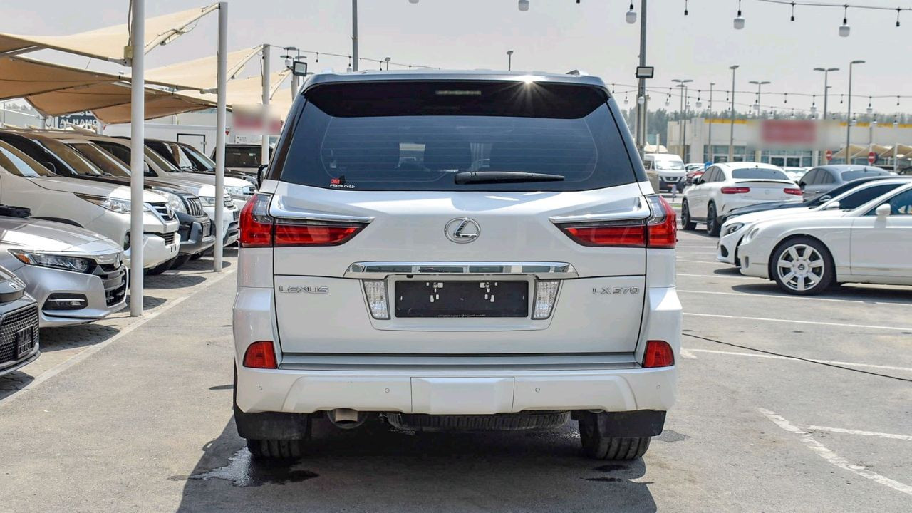 Lexus LX-Series - Image 9
