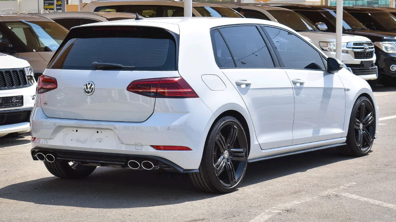 Volkswagen Golf R - Image 5