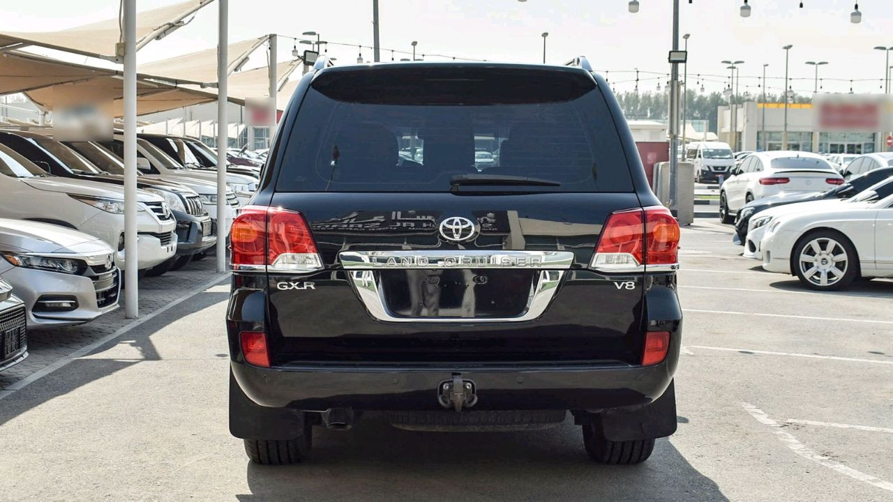 Toyota Land Cruiser - Image 4