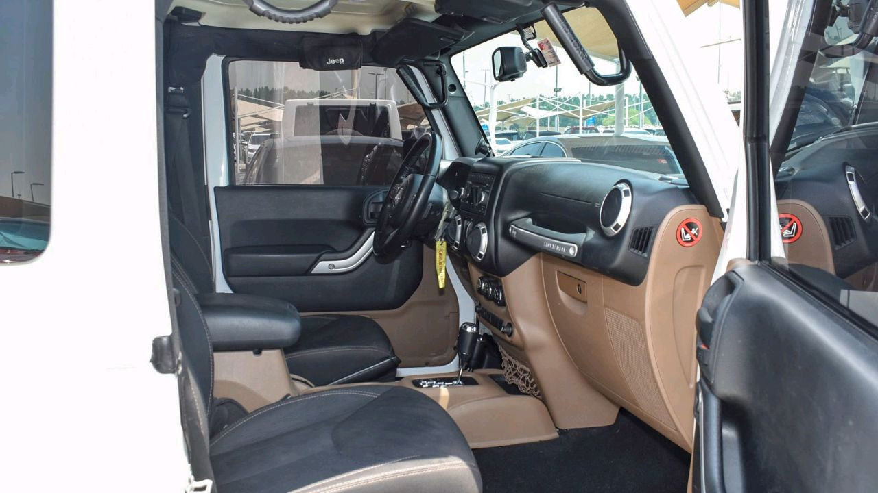 Jeep Wrangler - Image 11