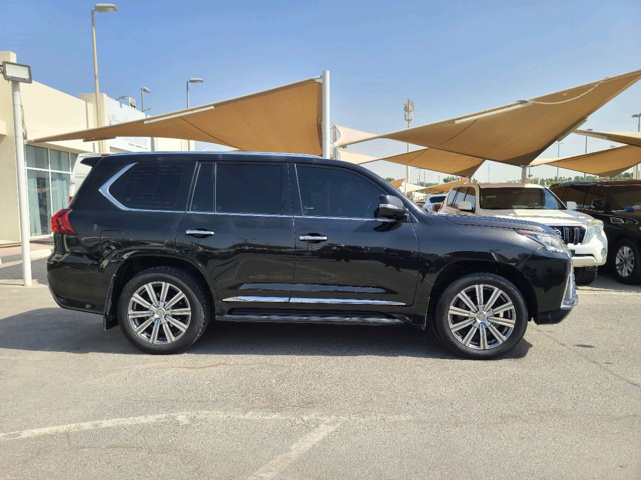 Lexus LX-Series - Image 10