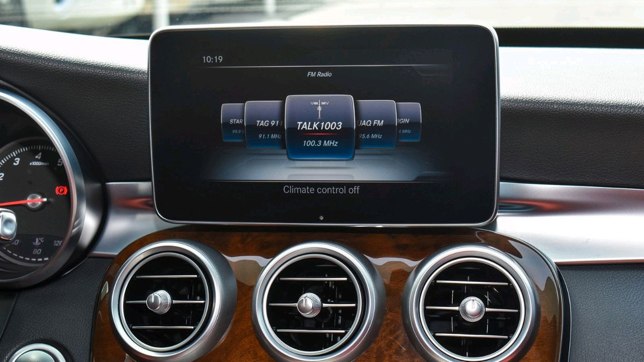 Mercedes Benz C-Class - Image 9