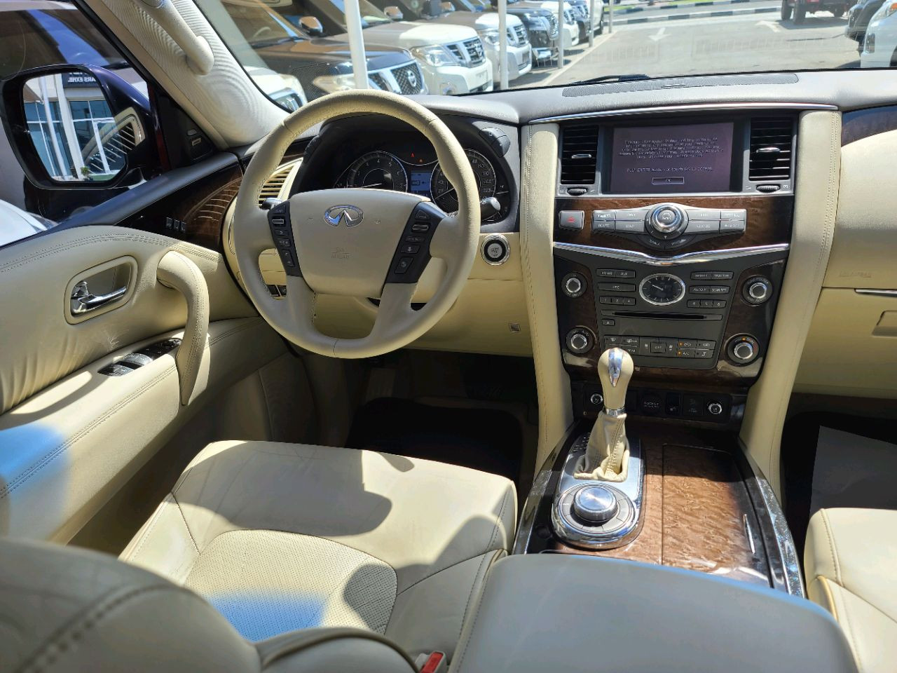 Infiniti QX70 - Image 8