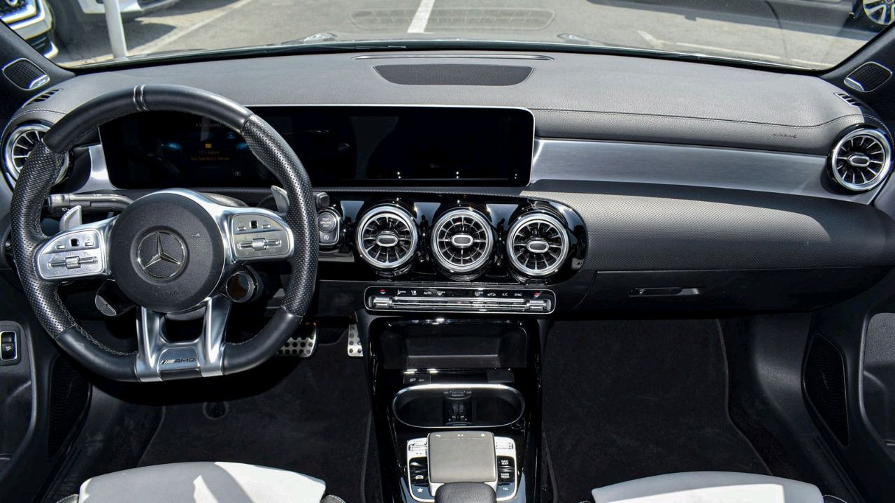 Mercedes Benz CLA - Image 12