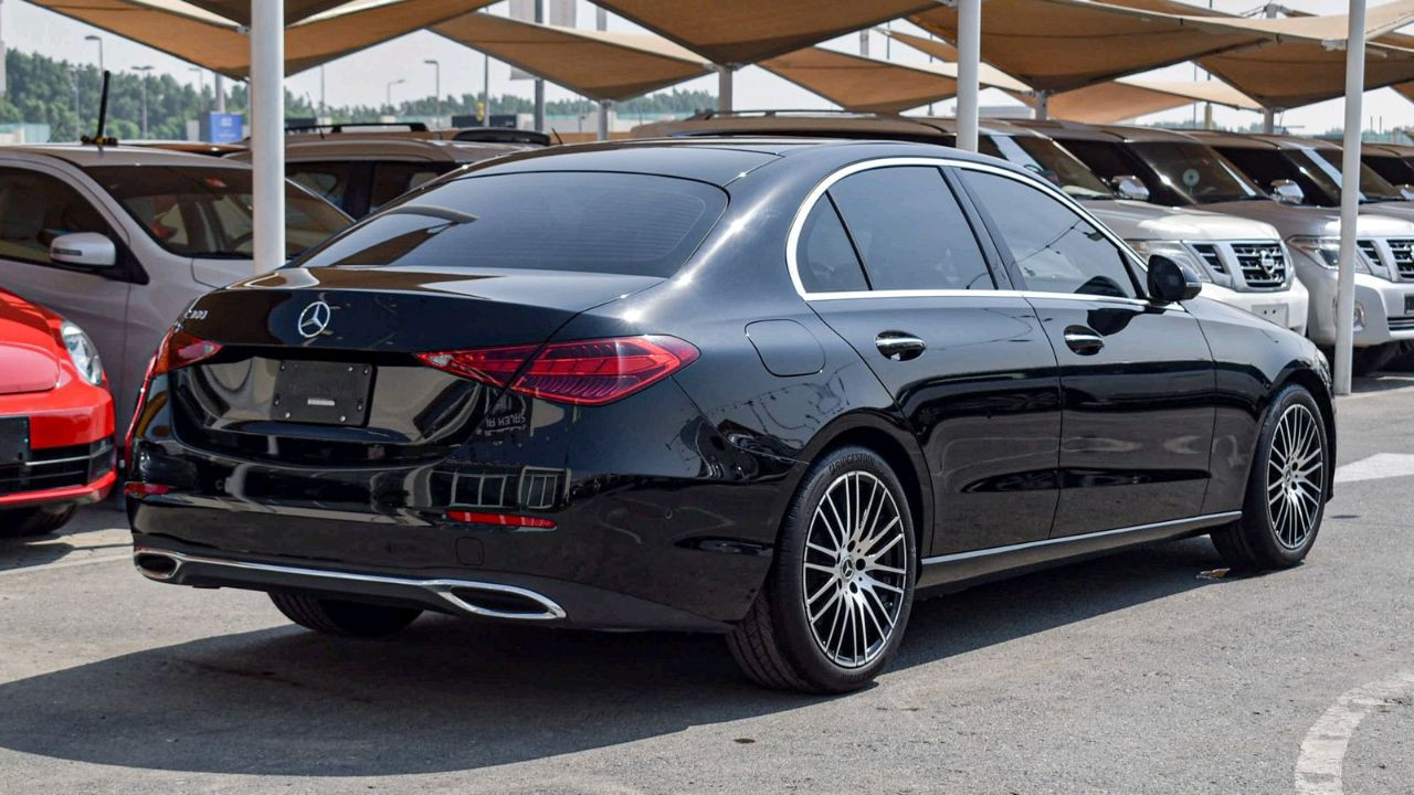 Mercedes Benz C-Class - Image 10
