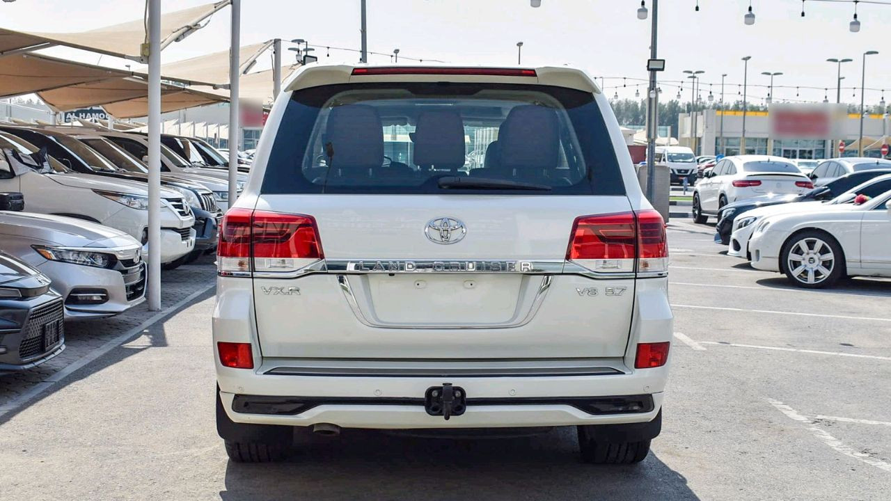 Toyota Land Cruiser - Image 4
