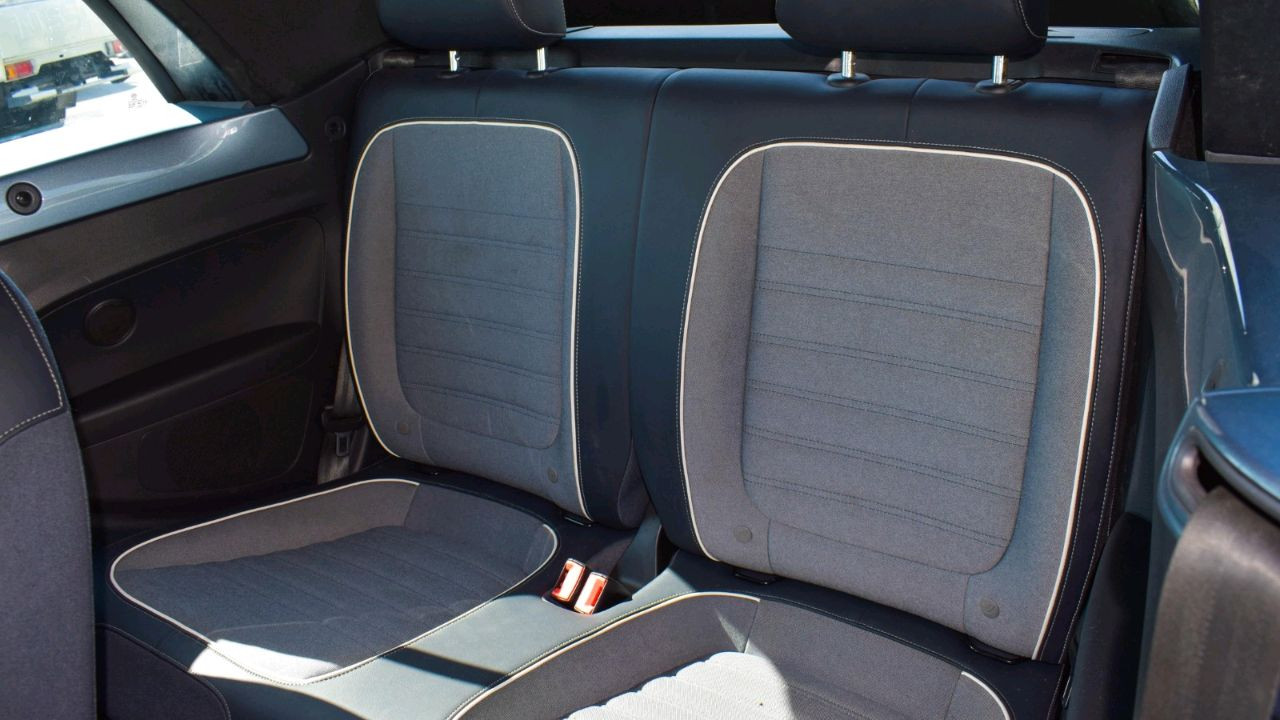 Volkswagen Beetle - Image 6