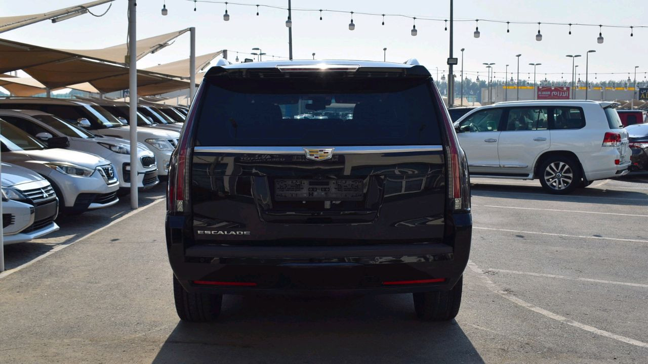 Cadillac Escalade - Image 7