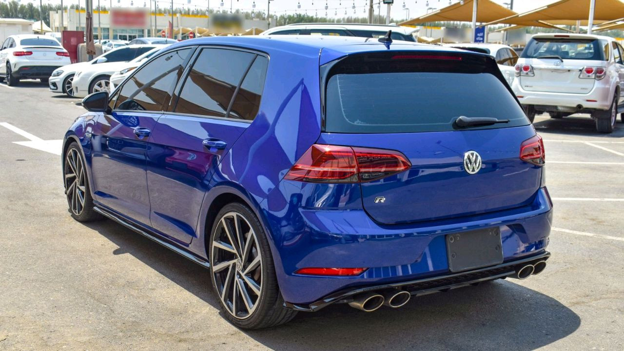 Volkswagen Golf R - Image 10