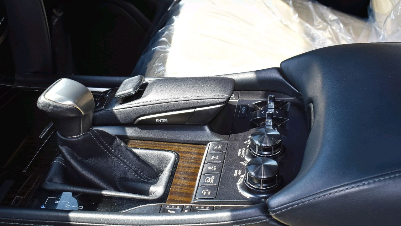 Lexus LX-Series - Image 3