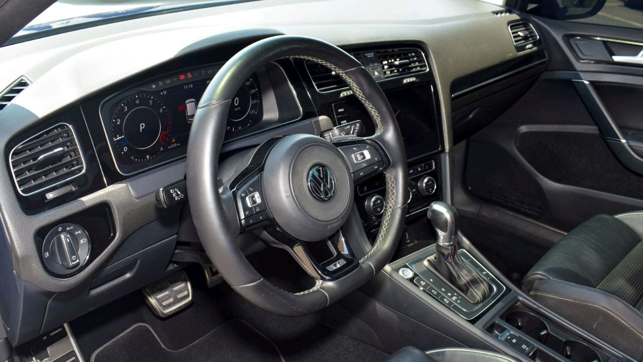 Volkswagen Golf R - Image 6