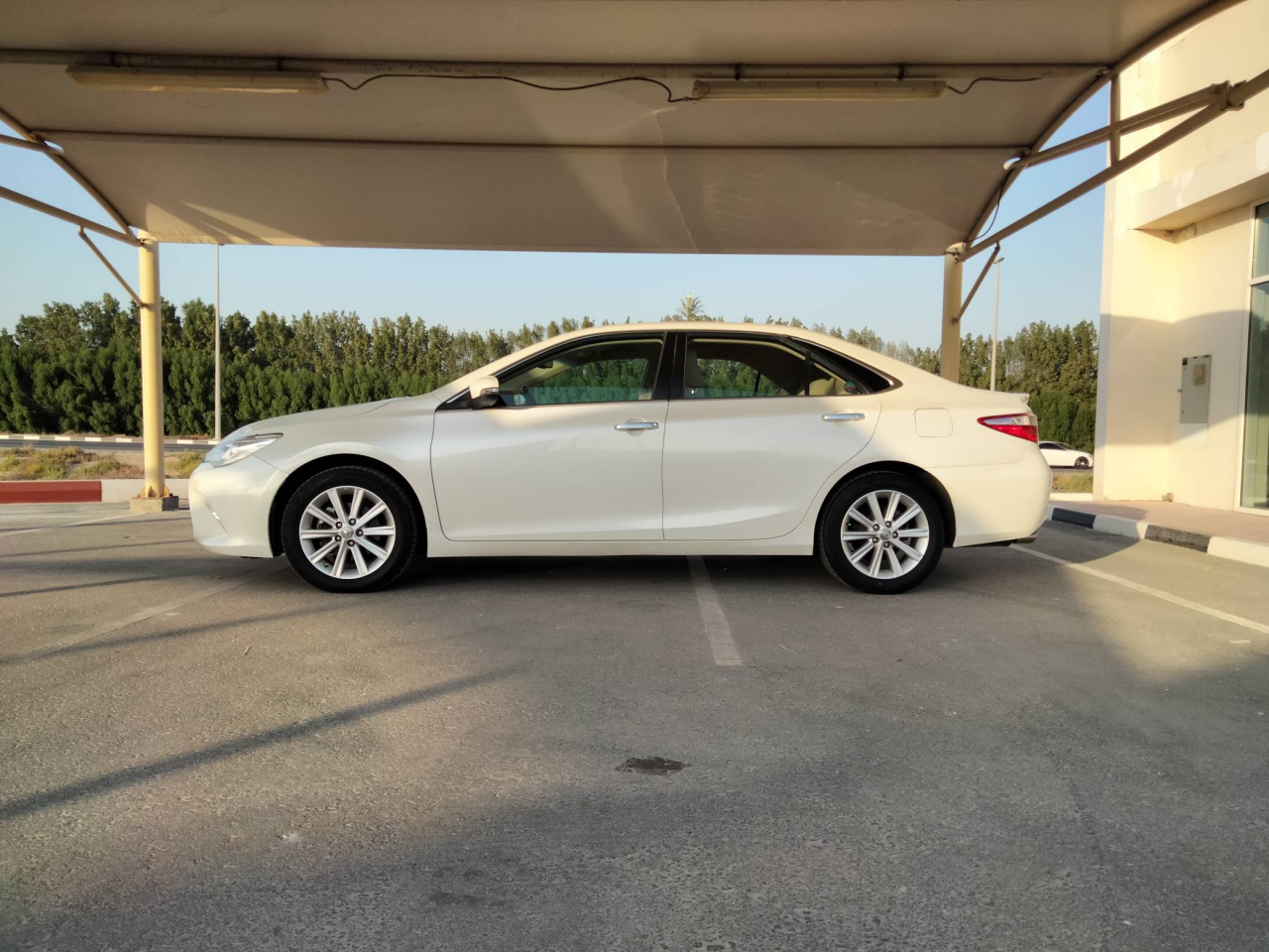 Toyota Camry - Image 5