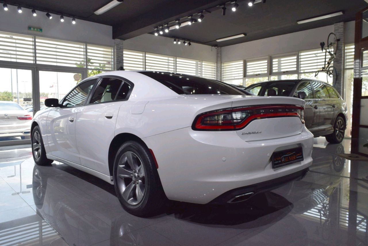 Dodge Charger - Image 7