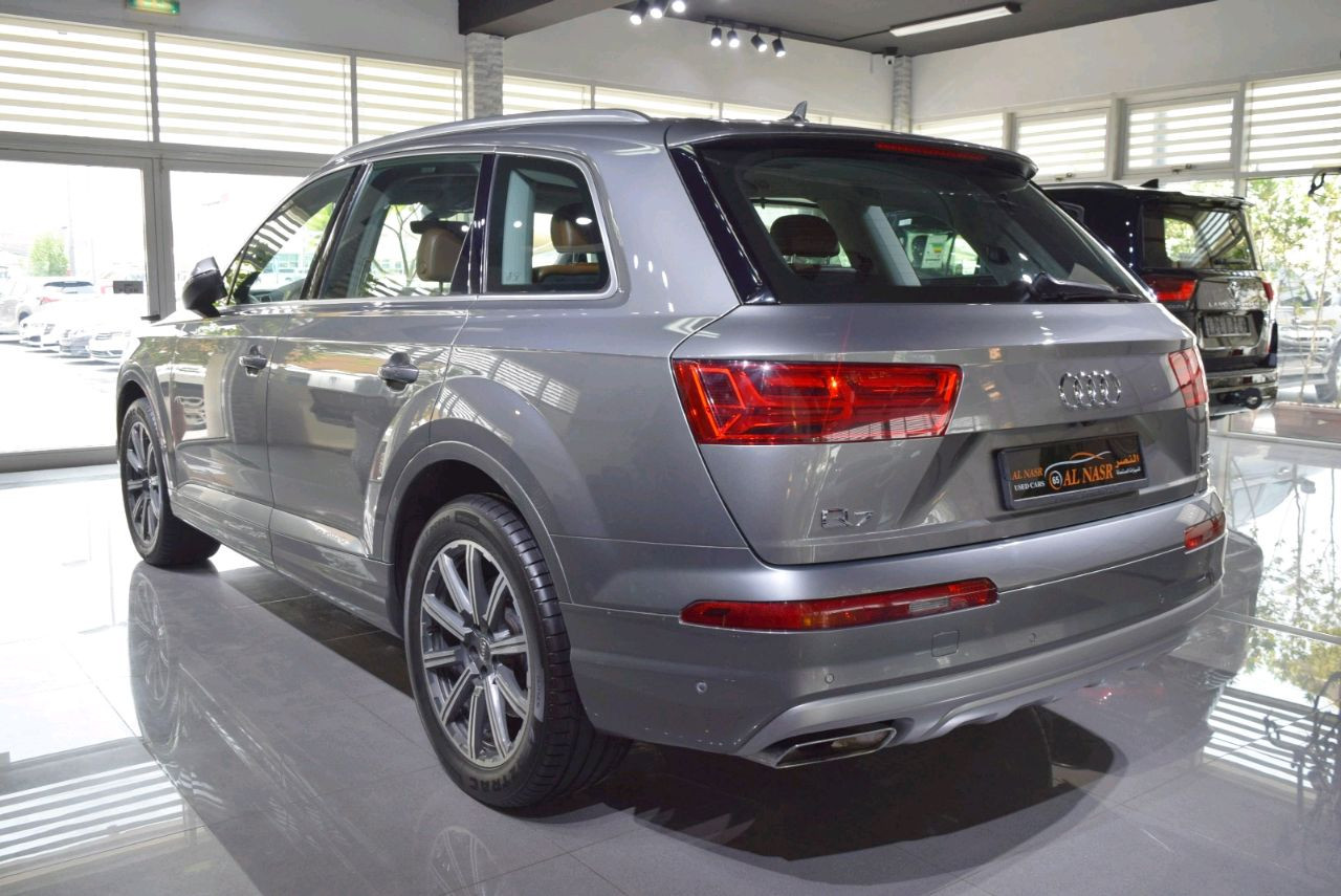 Audi Q7 - Image 6