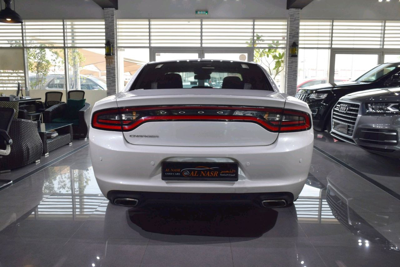 Dodge Charger - Image 9