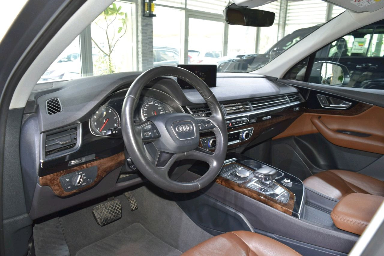 Audi Q7 - Image 8