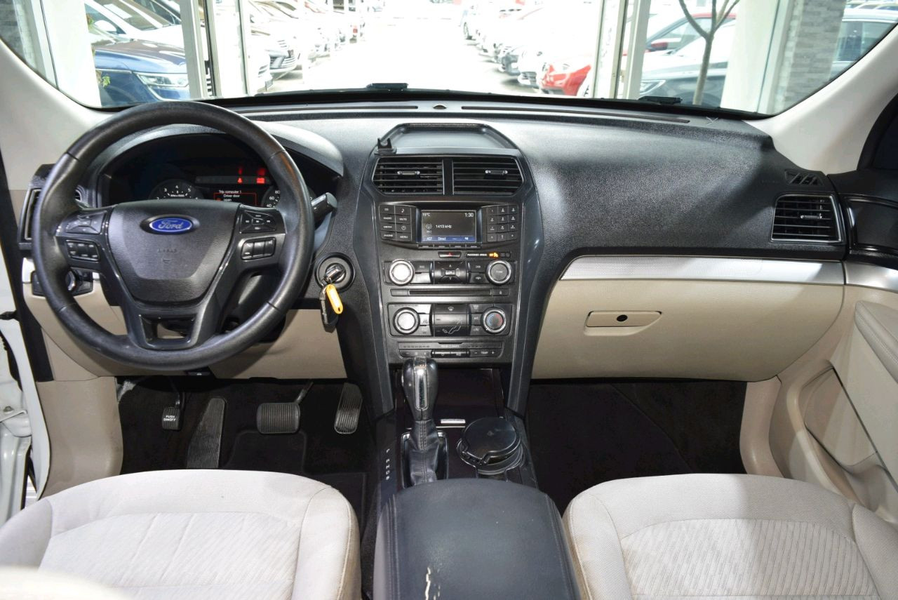 Ford Explorer - Image 14