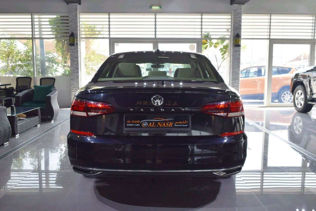 Volkswagen Passat - Image 4