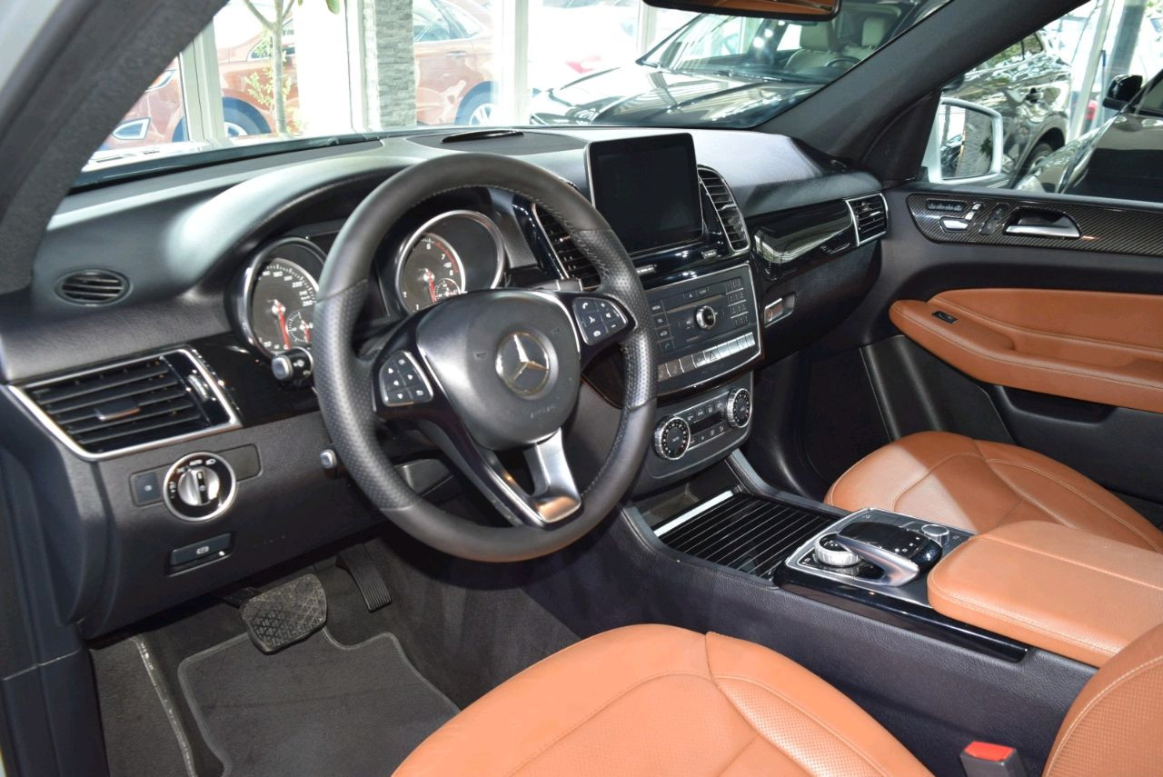 Mercedes Benz GLE SUV - Image 17