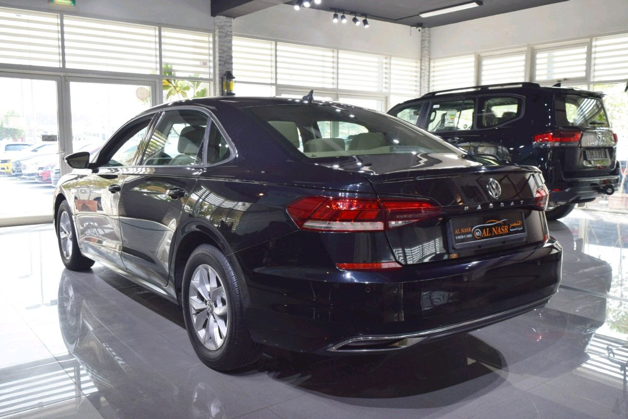 Volkswagen Passat - Image 11