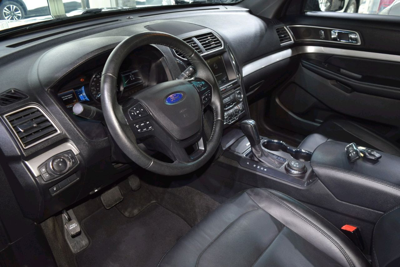 Ford Explorer - Image 8
