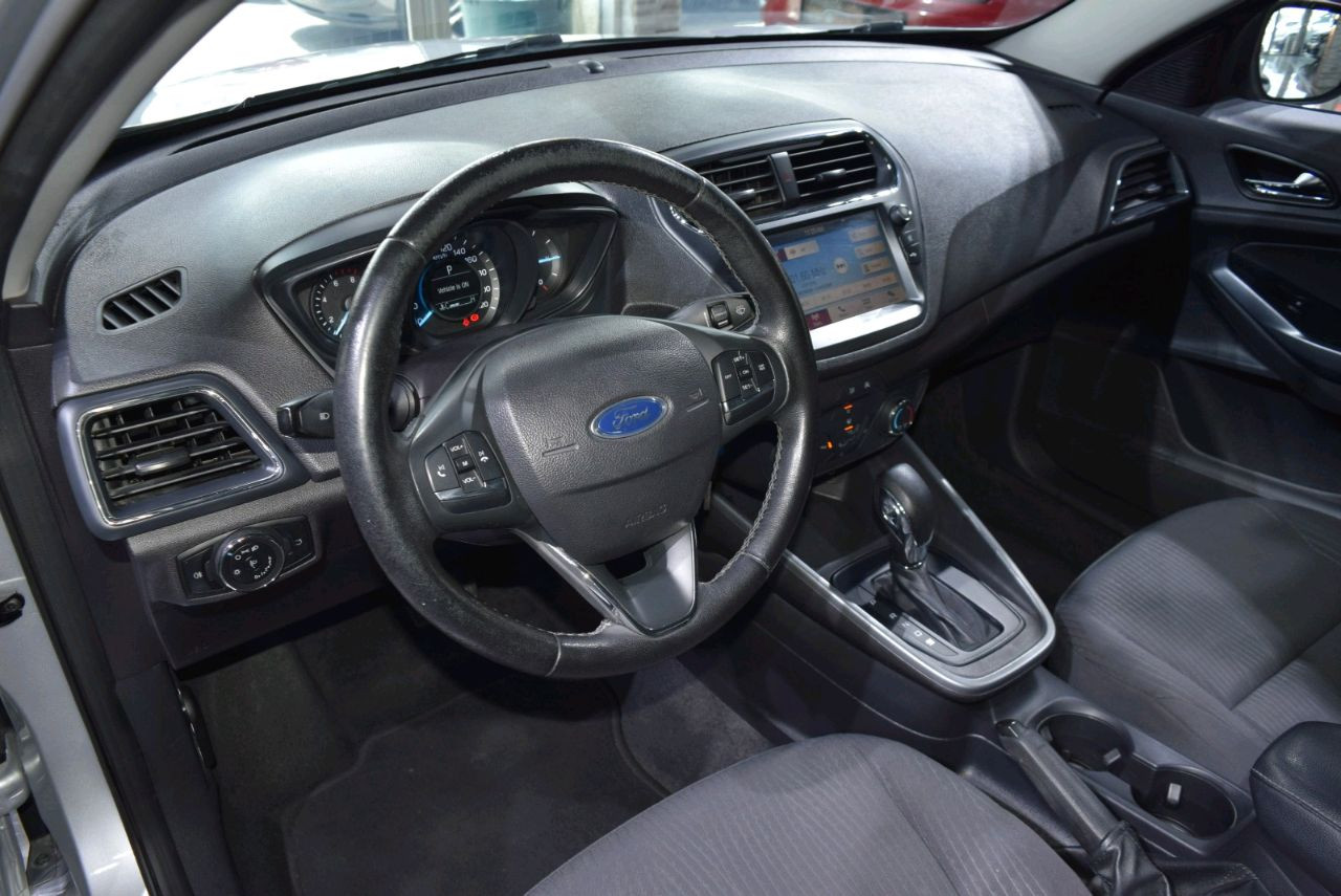 Ford Escort - Image 14