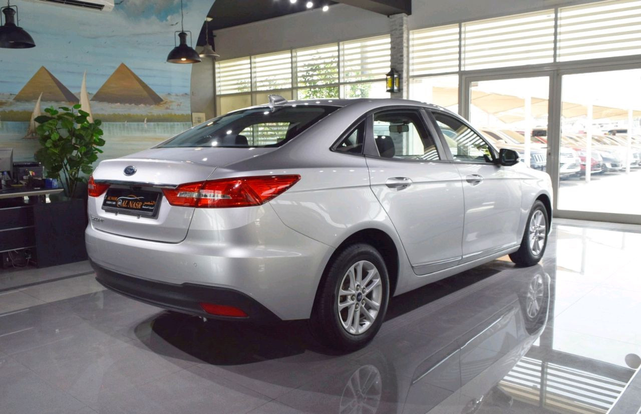 Ford Escort - Image 13