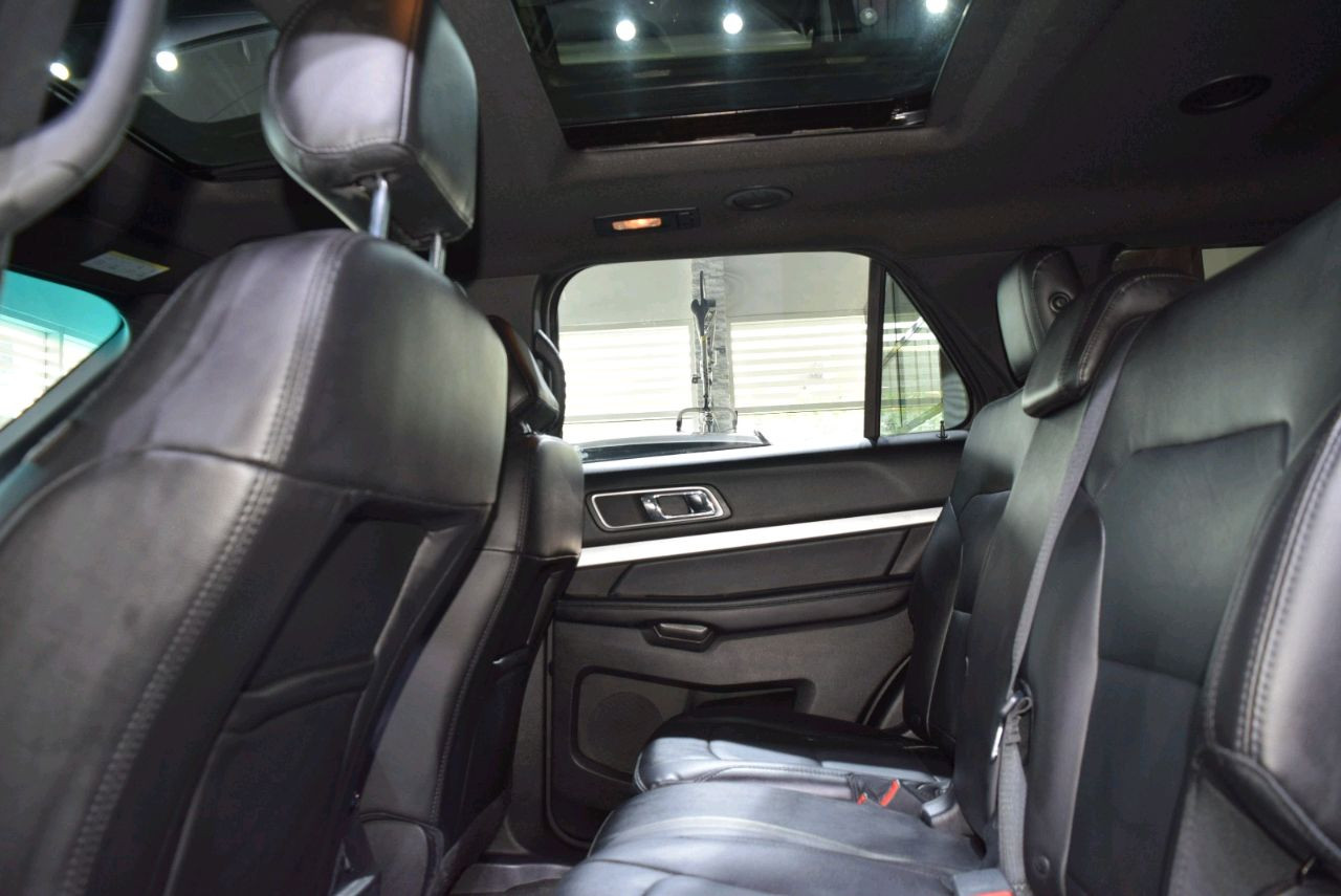 Ford Explorer - Image 6