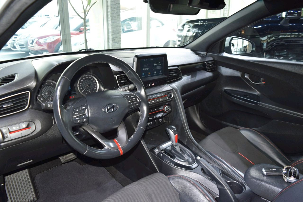 Hyundai Veloster - Image 12