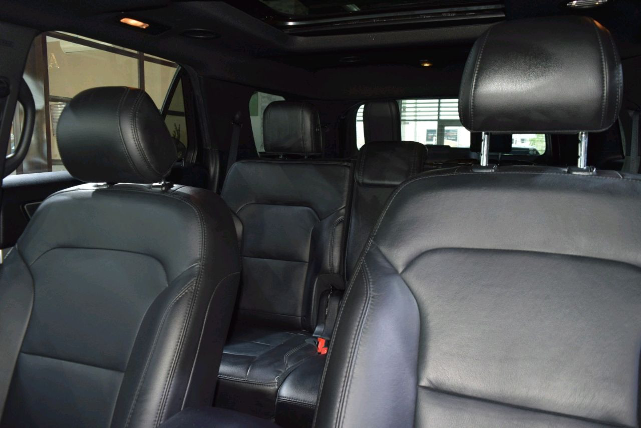 Ford Explorer - Image 10