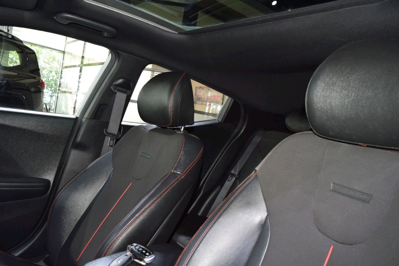 Hyundai Veloster - Image 3