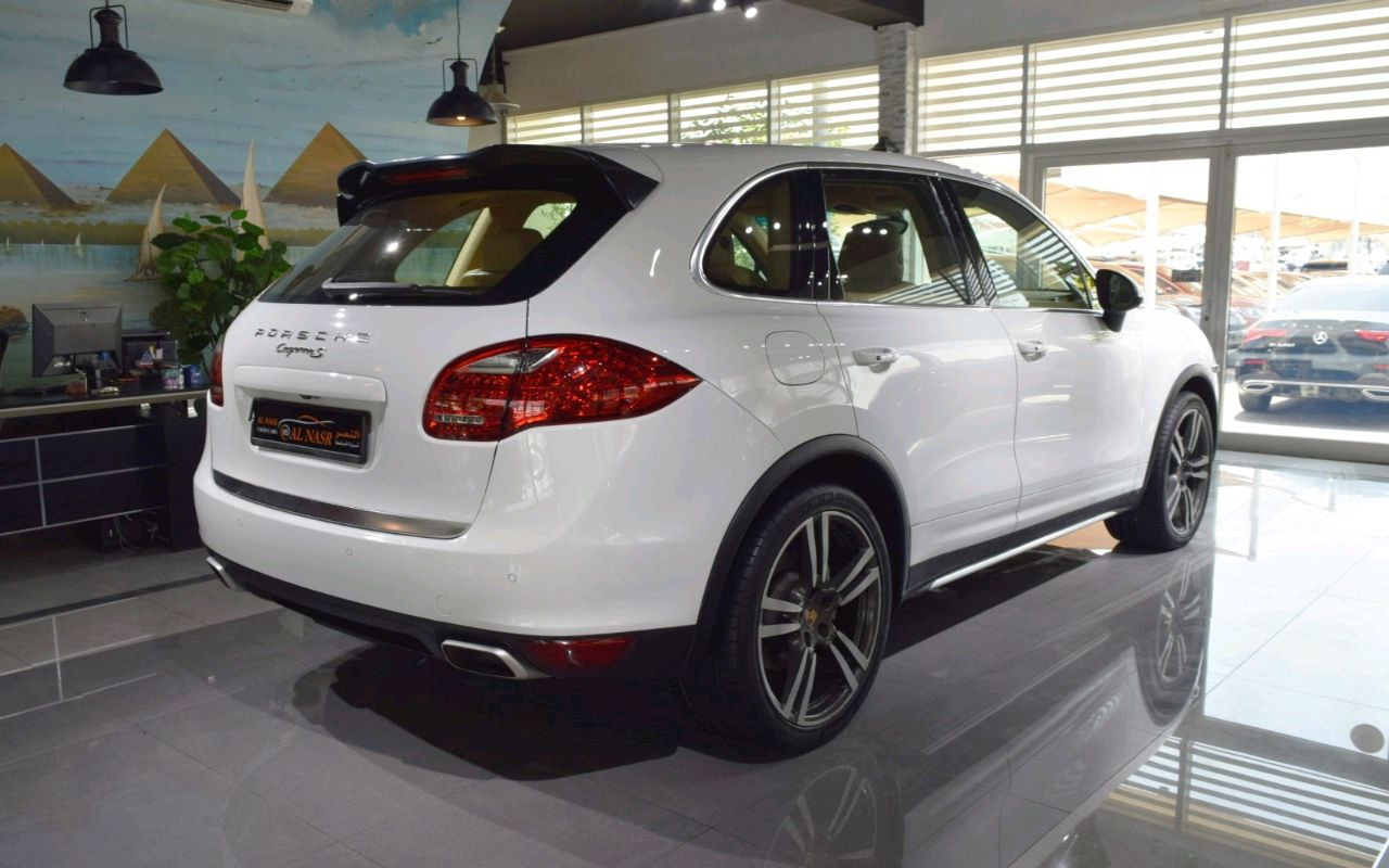 Porsche Cayenne - Image 7