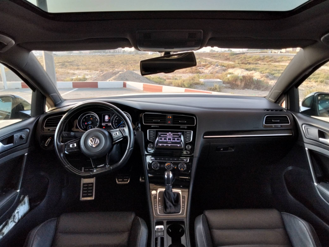 Volkswagen Golf R - Image 2