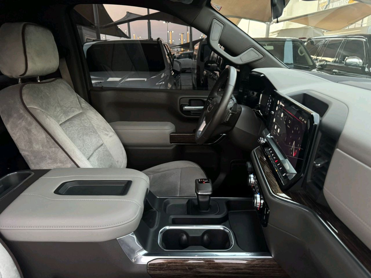 GMC Sierra - Image 15