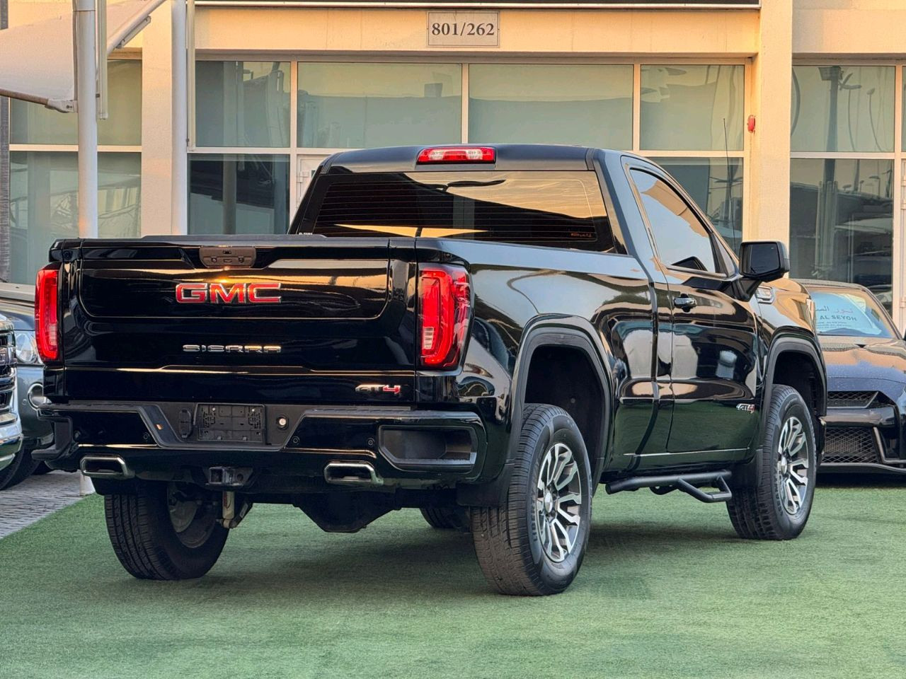 GMC Sierra - Image 10