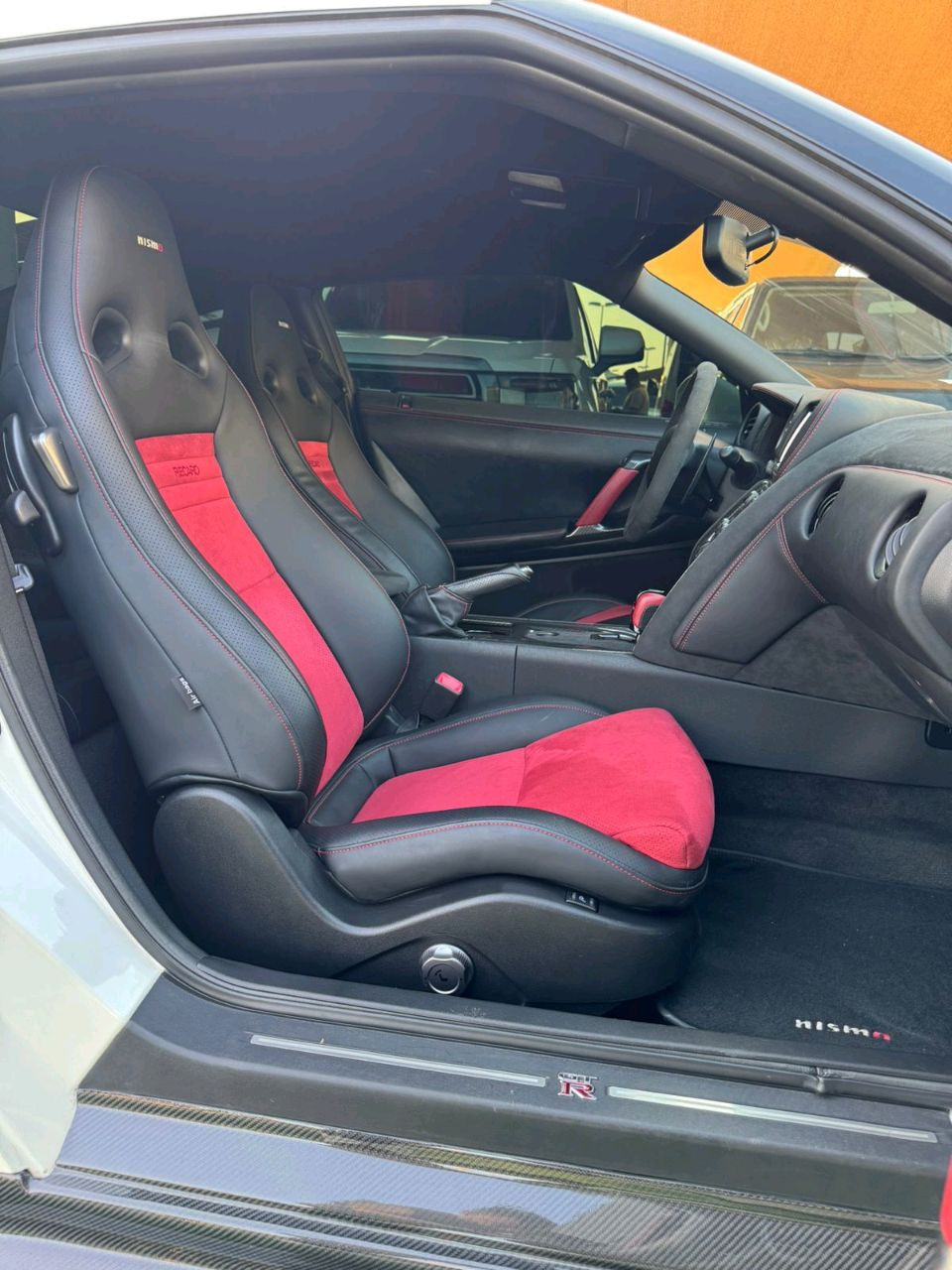 Nissan GT-R - Image 12